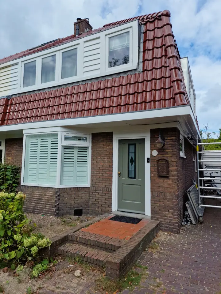 Woning in Beverwijk na houtrotreparatie en buitenschilderwerk